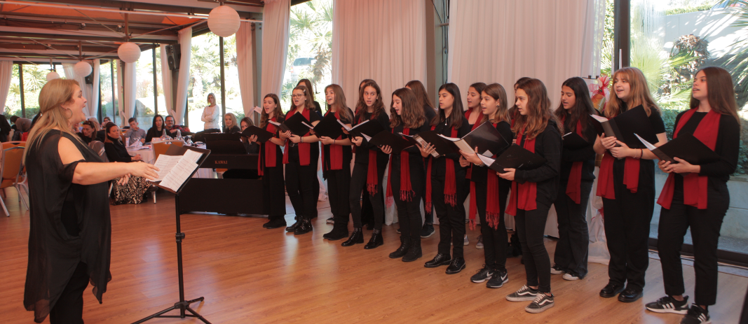 Mandoulides Choir takes part in “Friends of Merimna” event
