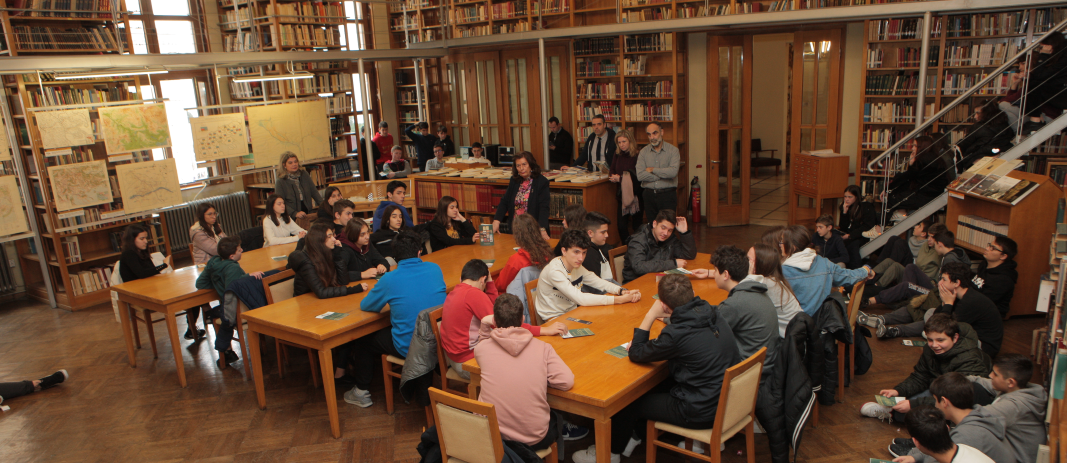9th Grade at the “Map Exhibition” of the Society for Macedonian Studies