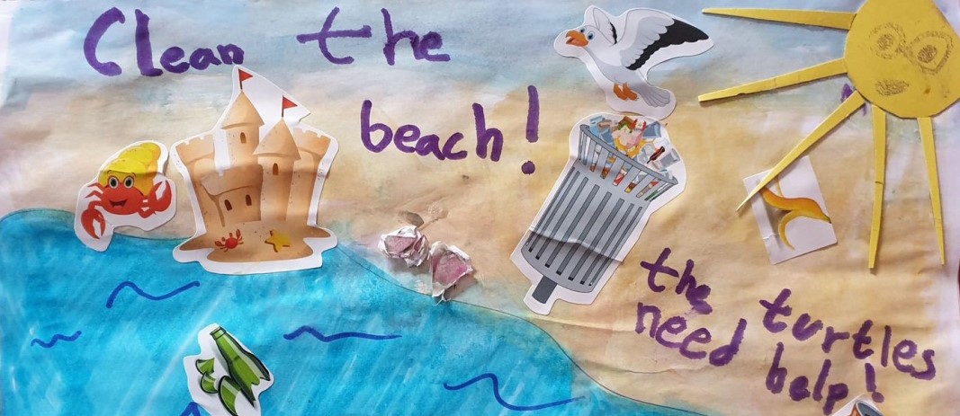 Στο πλαίσιο των projects στο μάθημα των Αγγλικών, οι μαθητές της Β΄ και Γ΄ Δημοτικού συζήτησαν με τους δασκάλους τους για την προστασία του περιβάλλοντος και φιλοτέχνησαν τις δικές τους δημιουργίες, με τίτλο «Clean The Beach» και «Look After The Forest», αντίστοιχα.